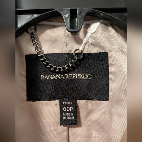 Banana Republic Classic Tan Double-Breasted Women's Trench Coat - Picture 4 of 10